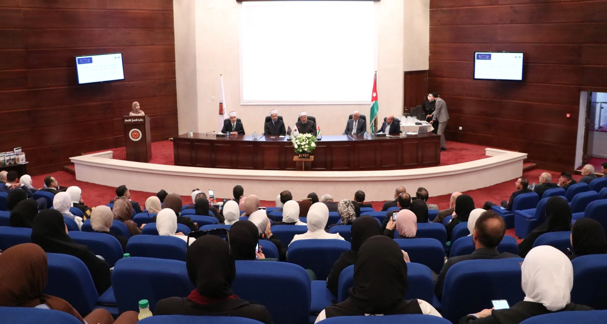 Chief Islamic Justice Sponsors Ceremony Honoring Newly Licensed Sharia Lawyers in Jordan